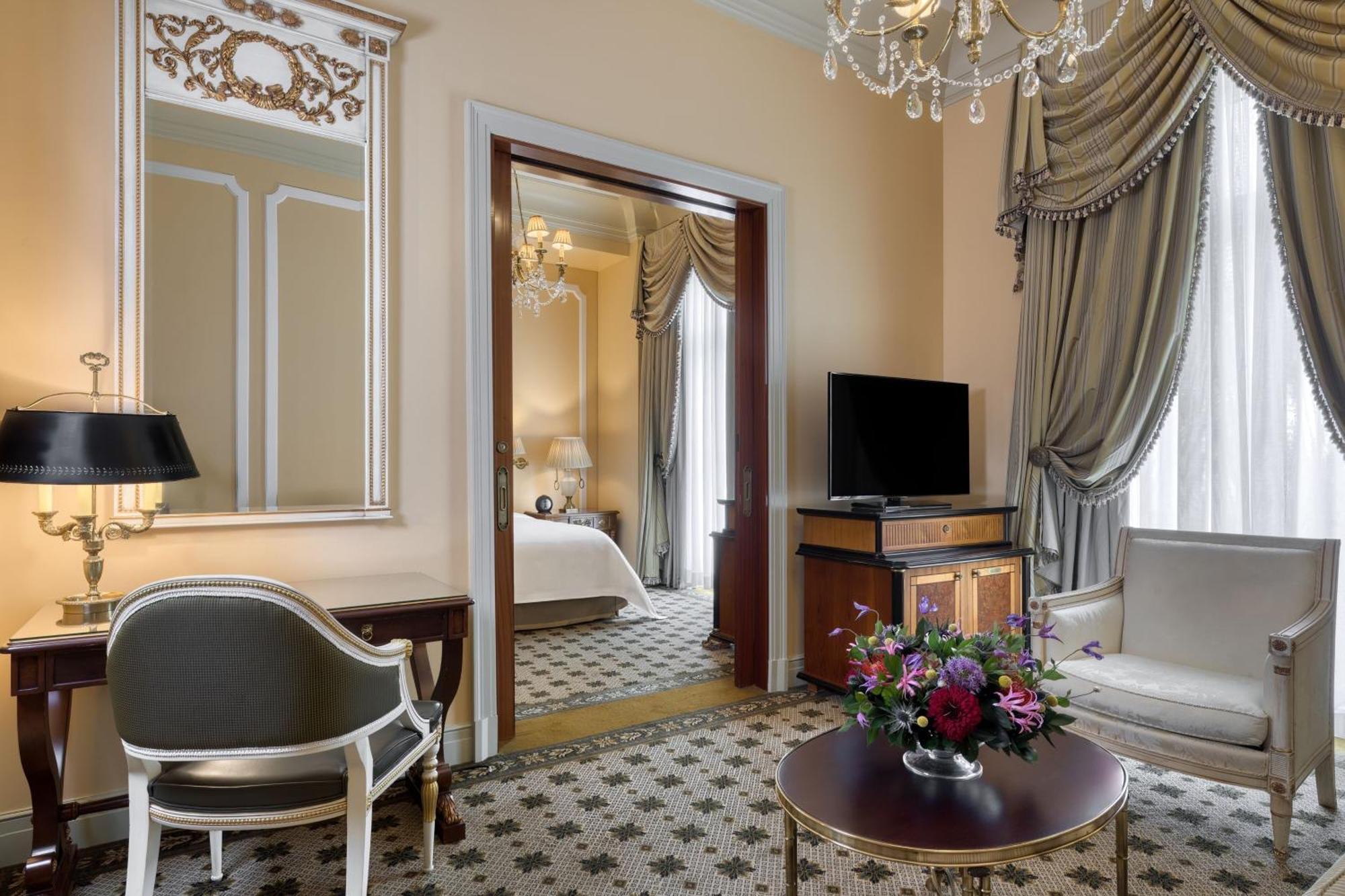 Hotel Grande Bretagne, A Luxury Collection Hotel, Атина Екстериор снимка